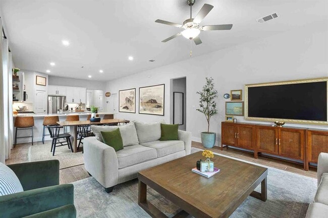 Building Photo - 185 Brooks Ranch Dr