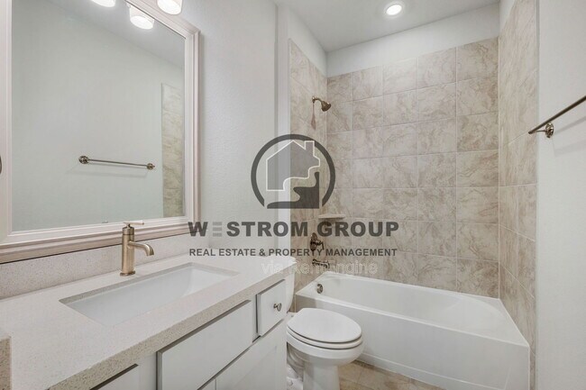 Building Photo - 430 Cherry Laurel Dr