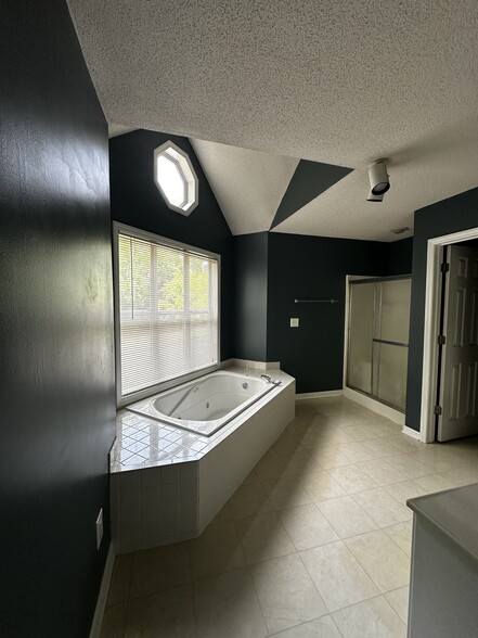 Primary Bathroom - 2595 Thackery Rd