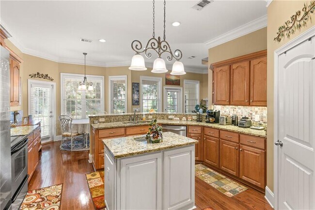 Building Photo - 111 Chinquapin Dr