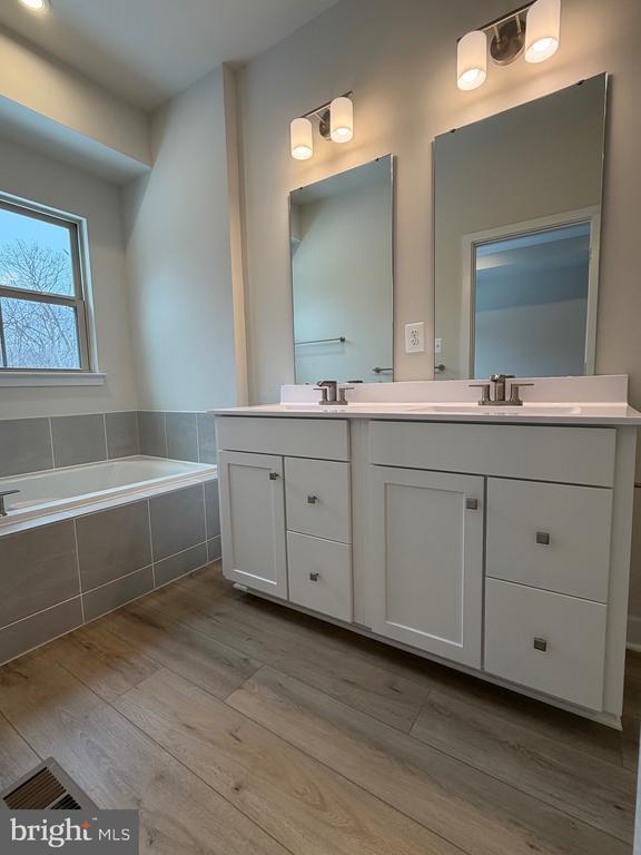 Building Photo - 9313 Klamath Ct