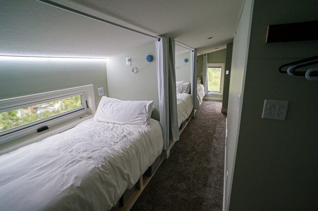 Building Photo - 1547 Norrona Ct SW