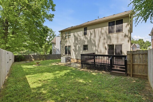 Building Photo - 913 Magnolia Ct W