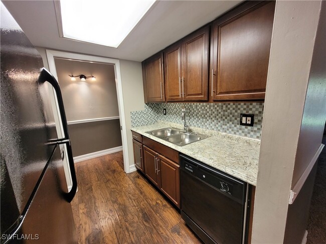 Building Photo - 2366 E Mall Dr