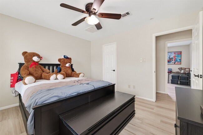 Building Photo - 15843 Foxgate Rd