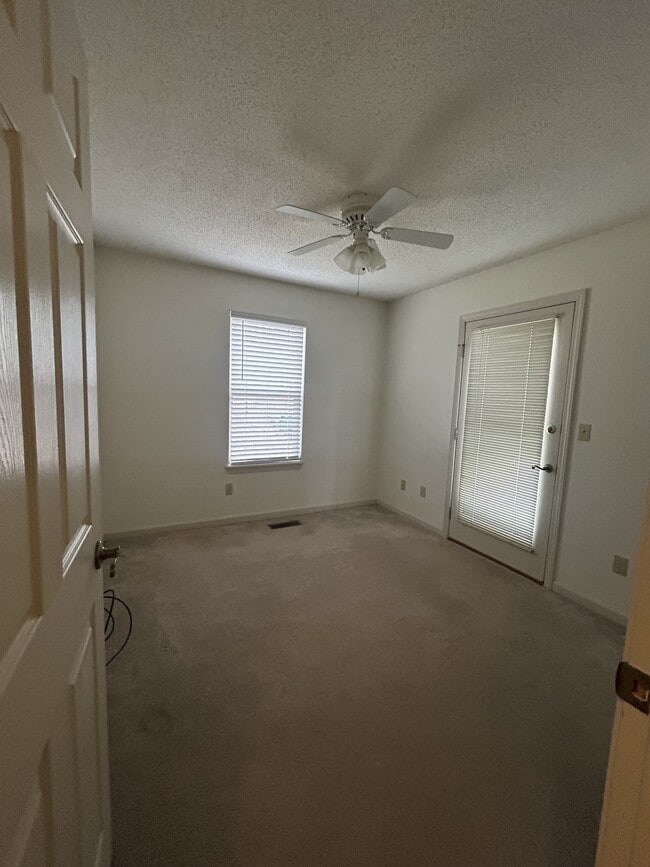 Building Photo - 140 Havenridge Cir