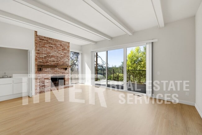 Building Photo - 8708 Bluff Ln