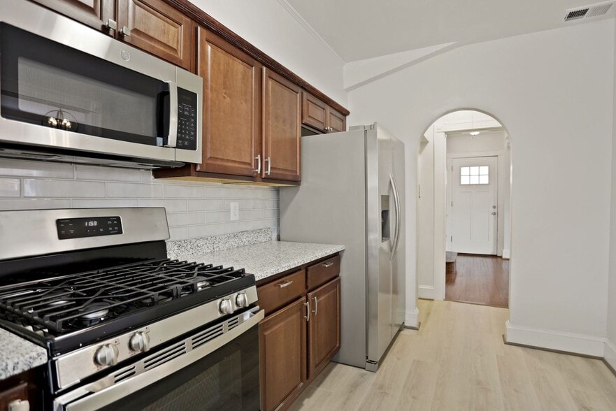 Building Photo - 4312 10th St NE