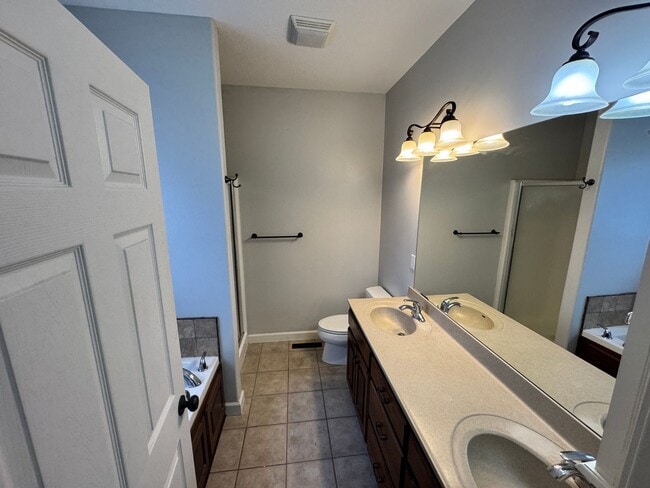 Building Photo - Welcome Home – Spacious East Side Living w...