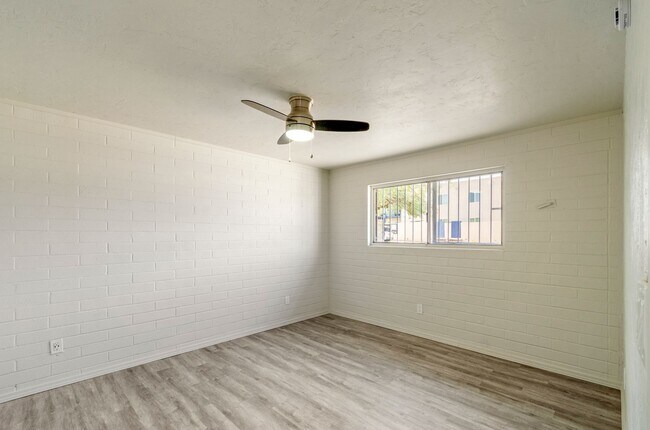 Building Photo - Centrally located - Remodeled Home