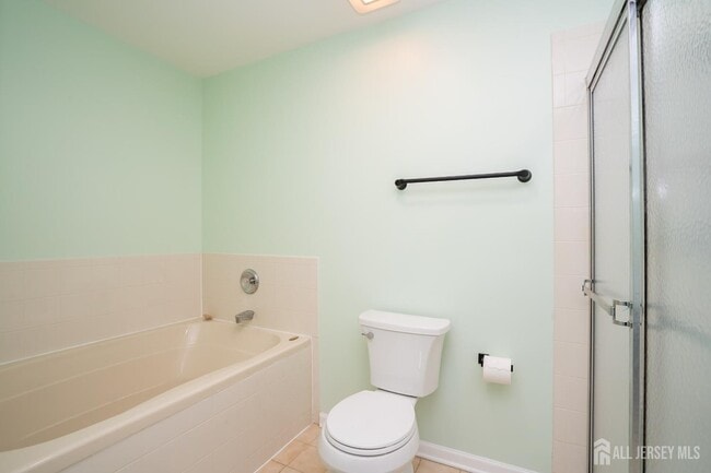 Building Photo - 141 Briarwood Dr