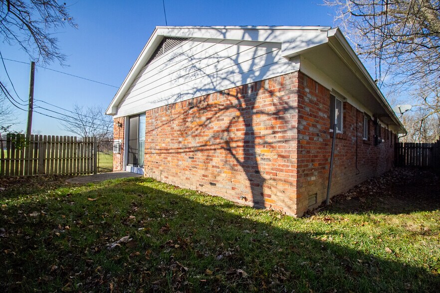 Building Photo - 1597 Walbridge Ave