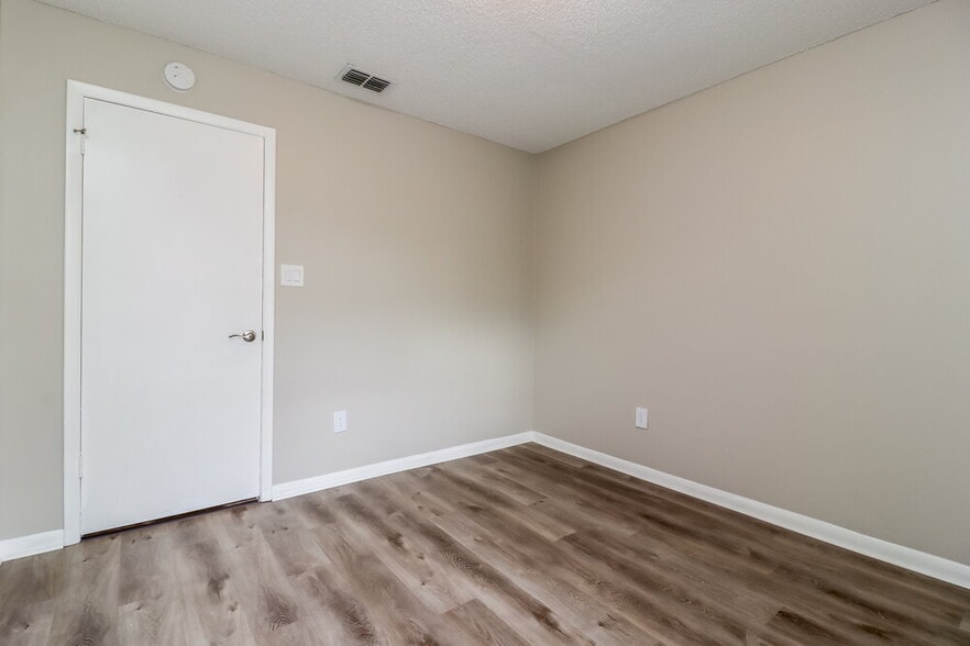 Building Photo - 1717 Cinnabar Ct