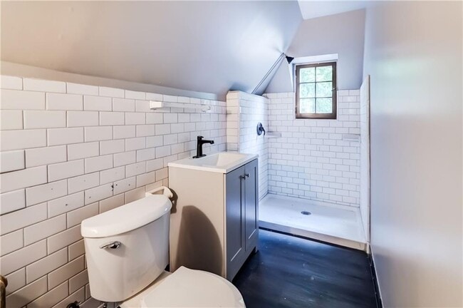 Building Photo - 500 Oxford St