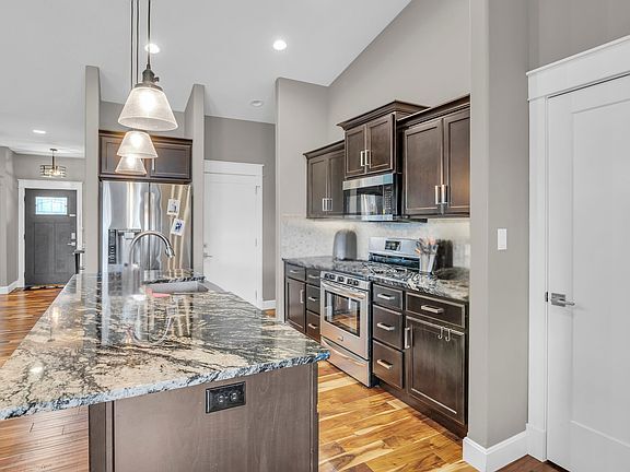Building Photo - 6315 Rockaway Dr