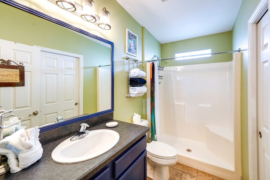 Building Photo - 31 Palm Dr