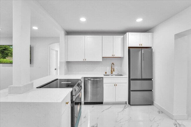 Building Photo - 1208 N 25th Ave