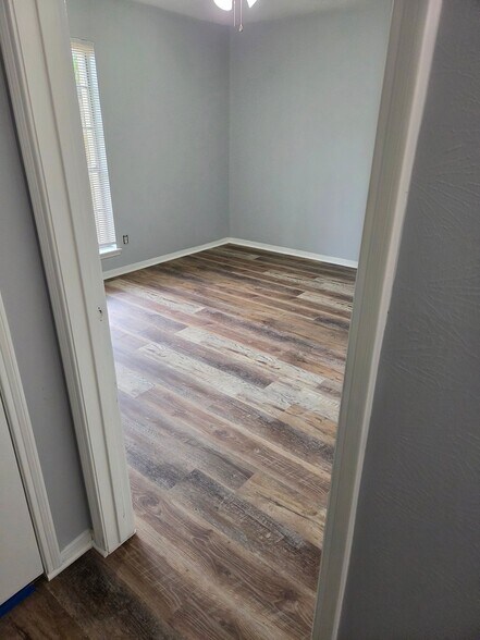 Building Photo - 10336 Rocky Hollow Rd