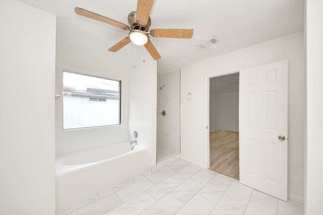 Building Photo - 3046 Texas Oak Dr