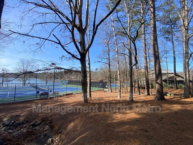 Building Photo - 320 6 Branches Ct