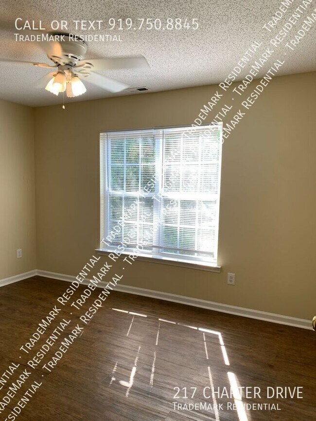 Building Photo - 217 Charter Dr