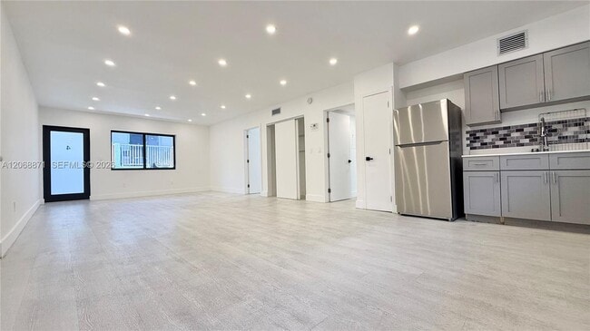Building Photo - 609 Lenox Ave.