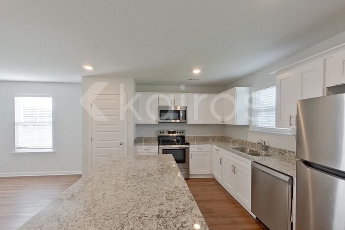 Building Photo - 137 Western Red Cedar Dr