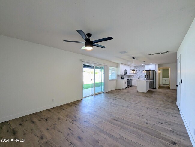 Building Photo - 121 N Flint Cir