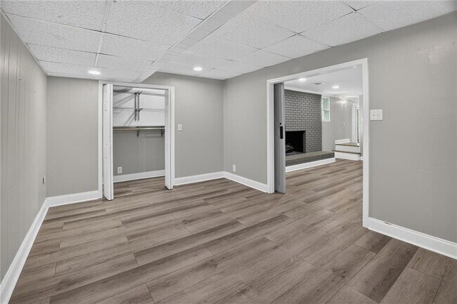 Building Photo - 2982 Northbrook Dr