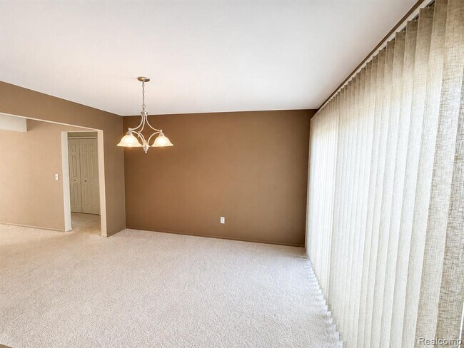 Building Photo - 27654 Echo Valley W