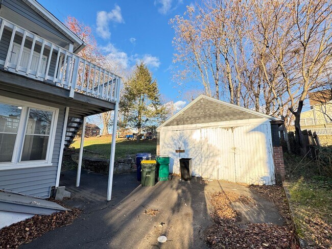 Building Photo - 145 Division St