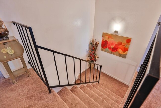 Building Photo - Lovely 3 Bedroom Townhome in Chula Vista!