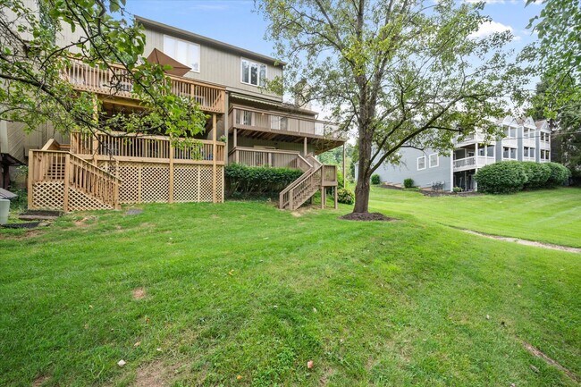 Building Photo - TownHouse In Prospect !