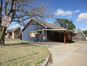 Building Photo - Recently renovated 2 or 3 bedroom with New kitchen