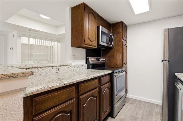 Building Photo - 8510 Park Ln