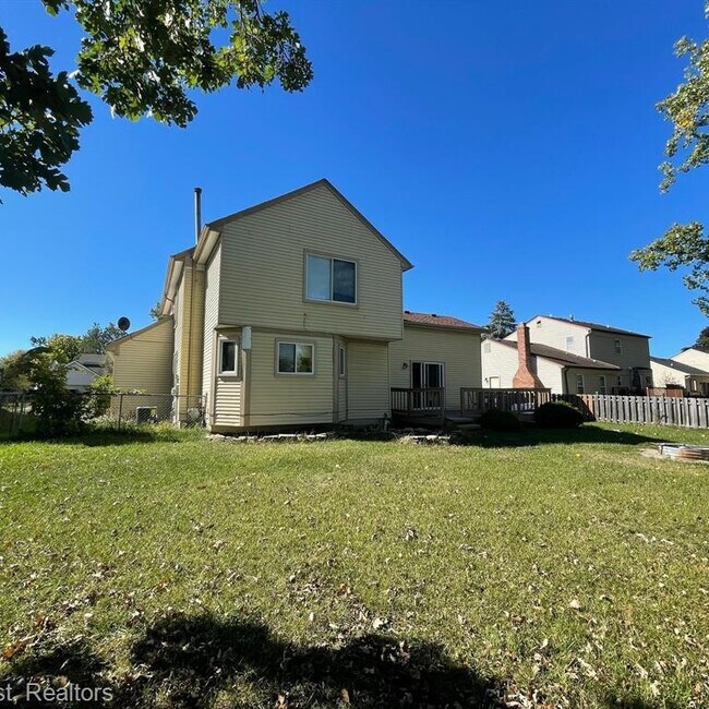 Building Photo - 1438 Rand Rd