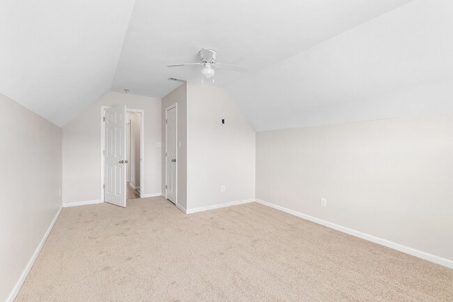 Building Photo - 131 Cherry Grove Dr