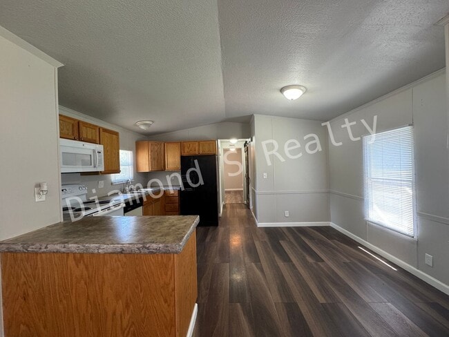 Building Photo - Nice & Clean Mobile Home for Lease!