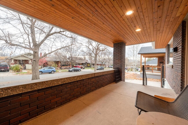 Building Photo - 1139 E Sherman Ave