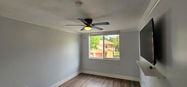 Building Photo - 400 Scotia Dr