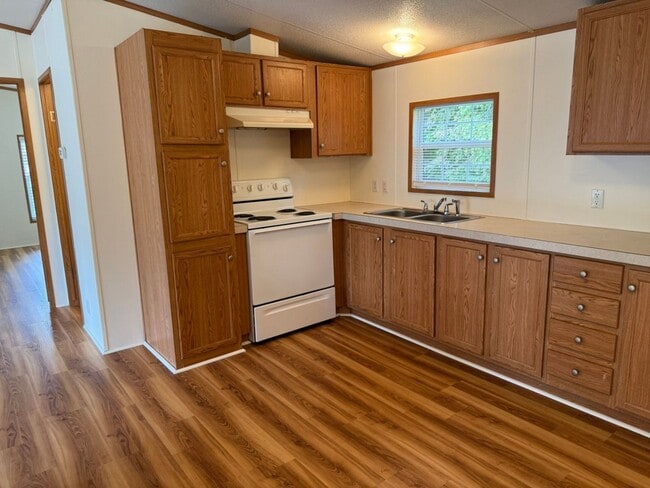 Building Photo - 5200 John Hall Rd