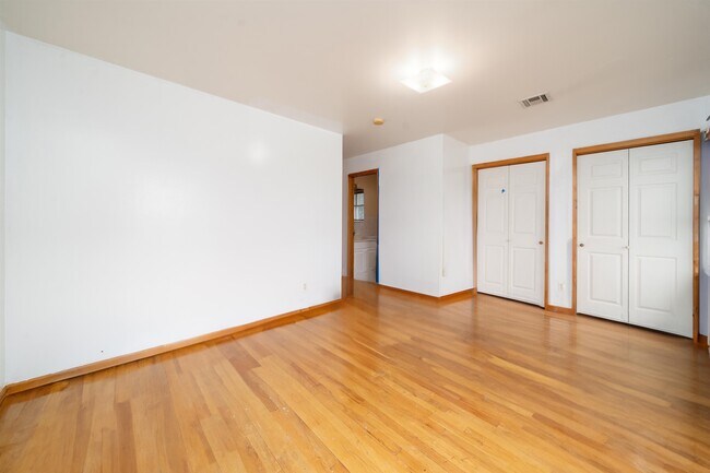 Building Photo - 162 W 53rd St