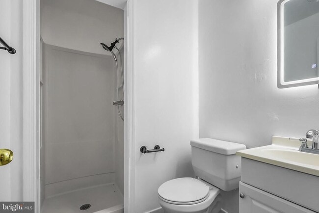 Building Photo - 4223 Avon Dr