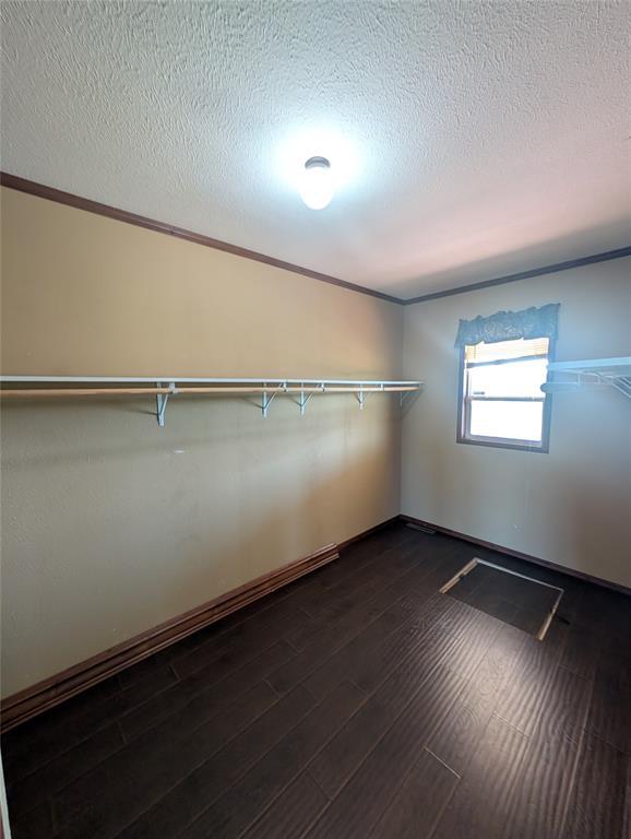 Building Photo - 13908 Kelly Dr