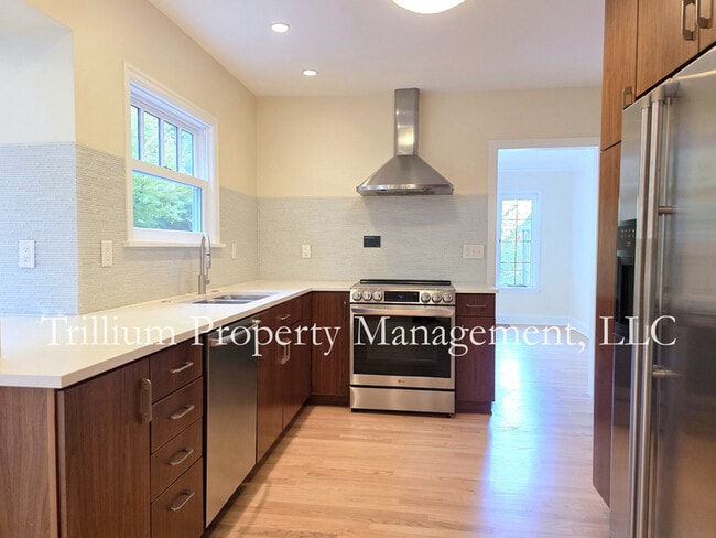 Building Photo - 2665 SW Brae Mar Ct