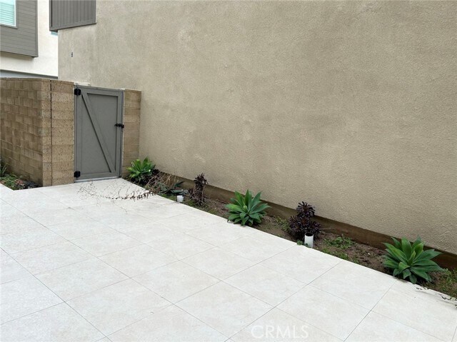 Building Photo - 109 Chorus