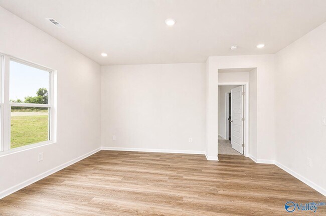 Building Photo - 118 Betty Williams Dr
