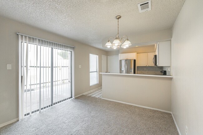 Building Photo - 5731 Easthampton Dr