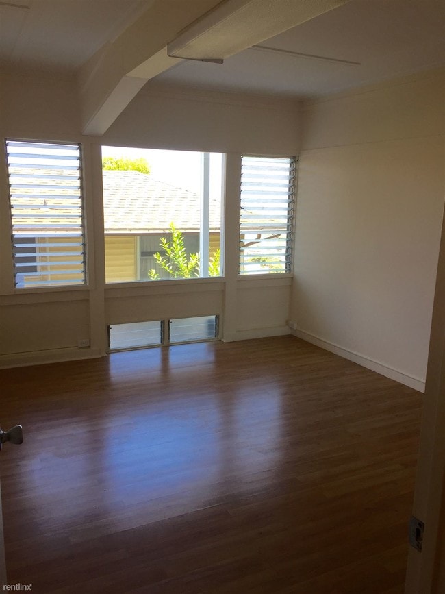Building Photo - 3 br, 1 bath House - 1547 Alencastre St.