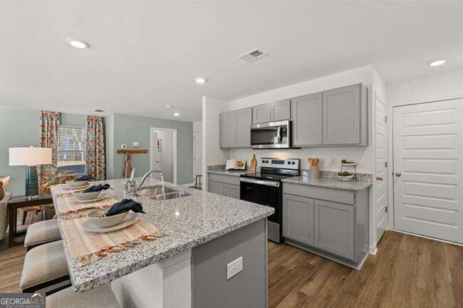 Building Photo - 284 Coastal Dr